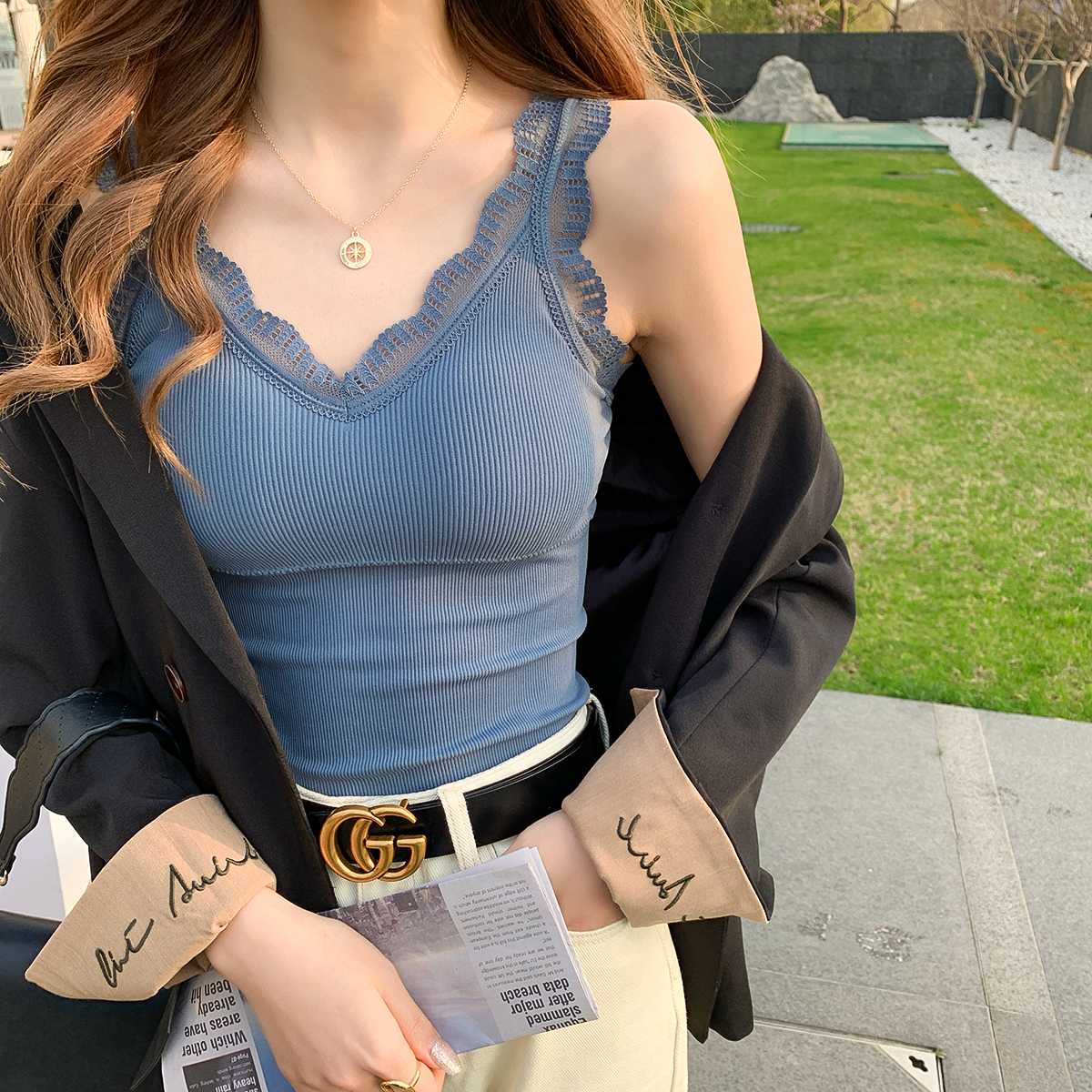ブラトップ 花レース装飾リブニットキャミソール