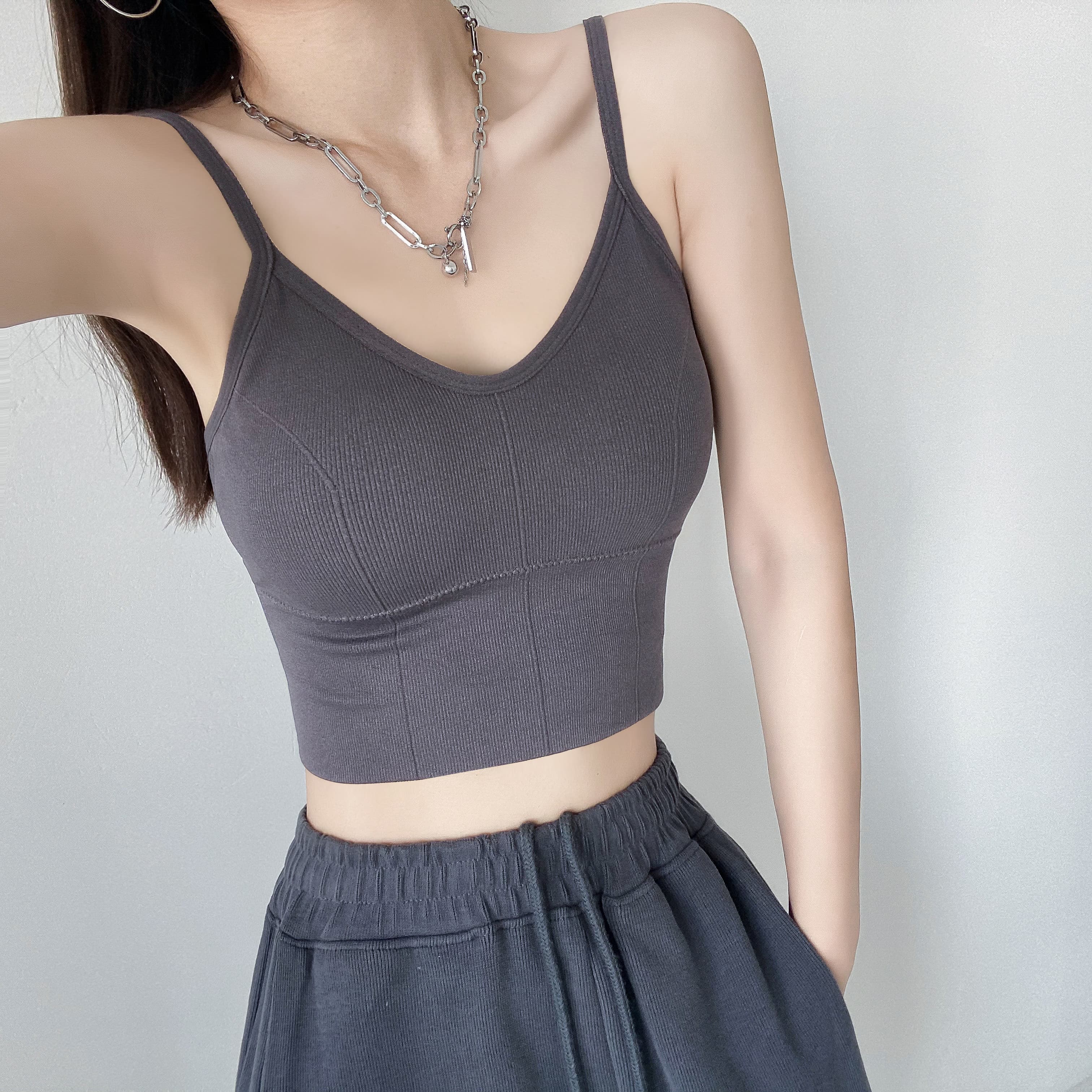 シンプル美シルエットブラトップ
