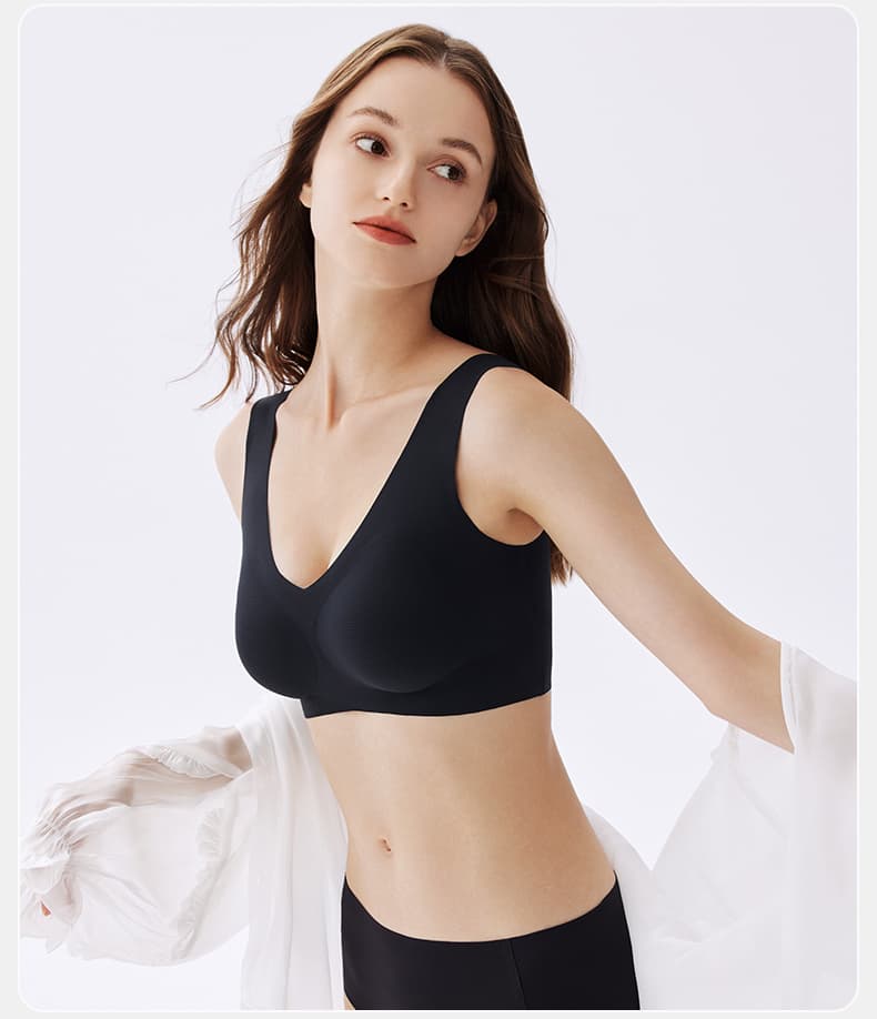 ブラトップ なめらかシルエット美胸タンクトップ
