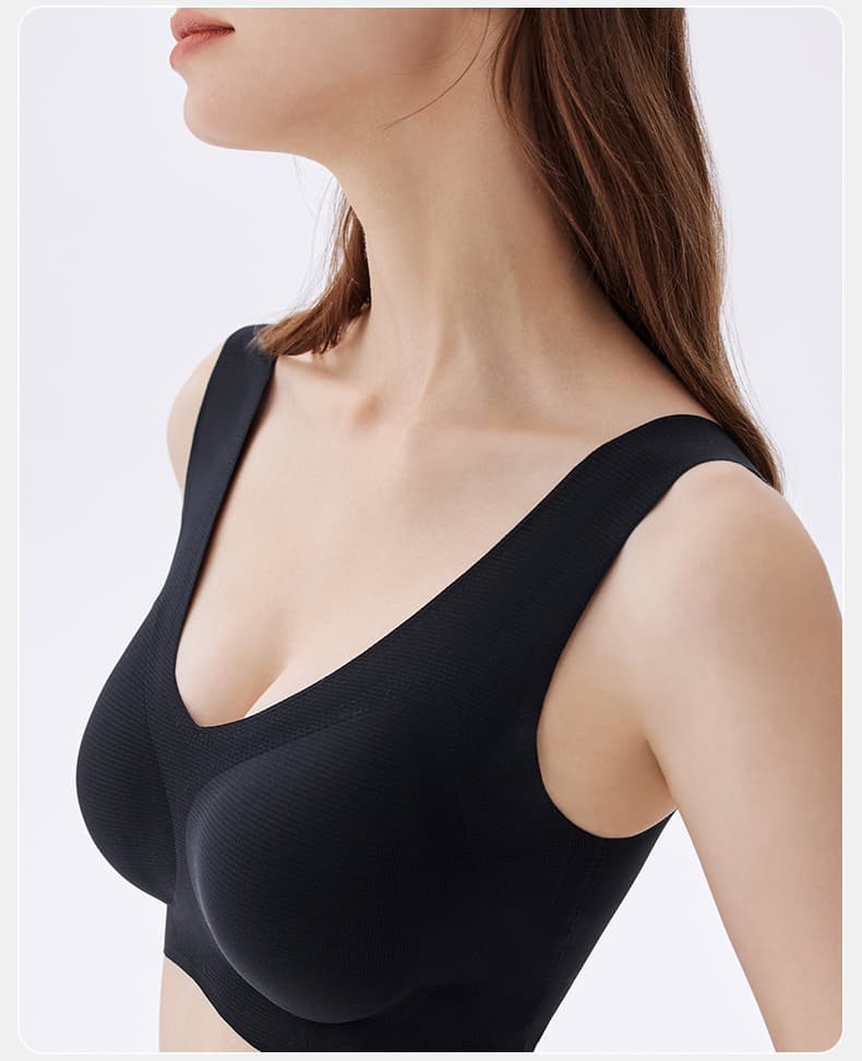 ブラトップ なめらかシルエット美胸タンクトップ