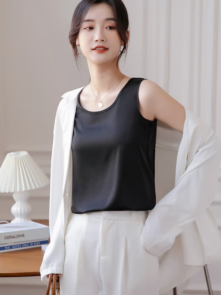 なめらか素材 美シルエット ブラトップ
