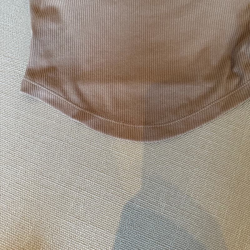 美背中クロスストラップブラトップ