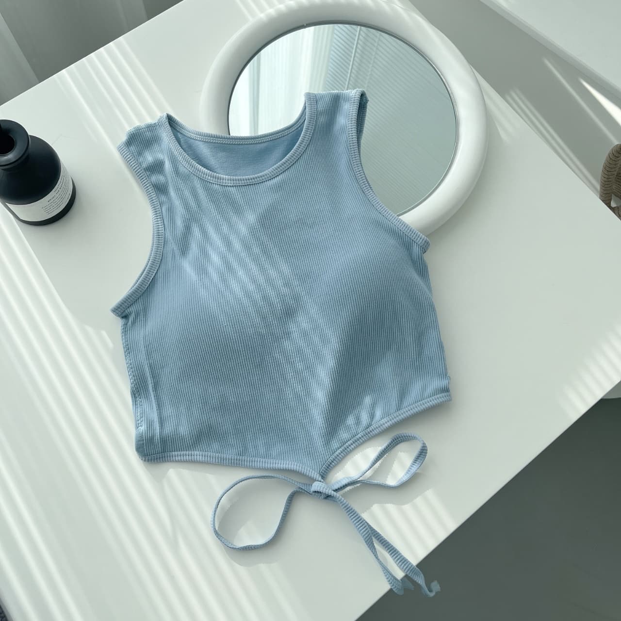 すっきりシルエット リブ編みクロップ丈ブラトップ